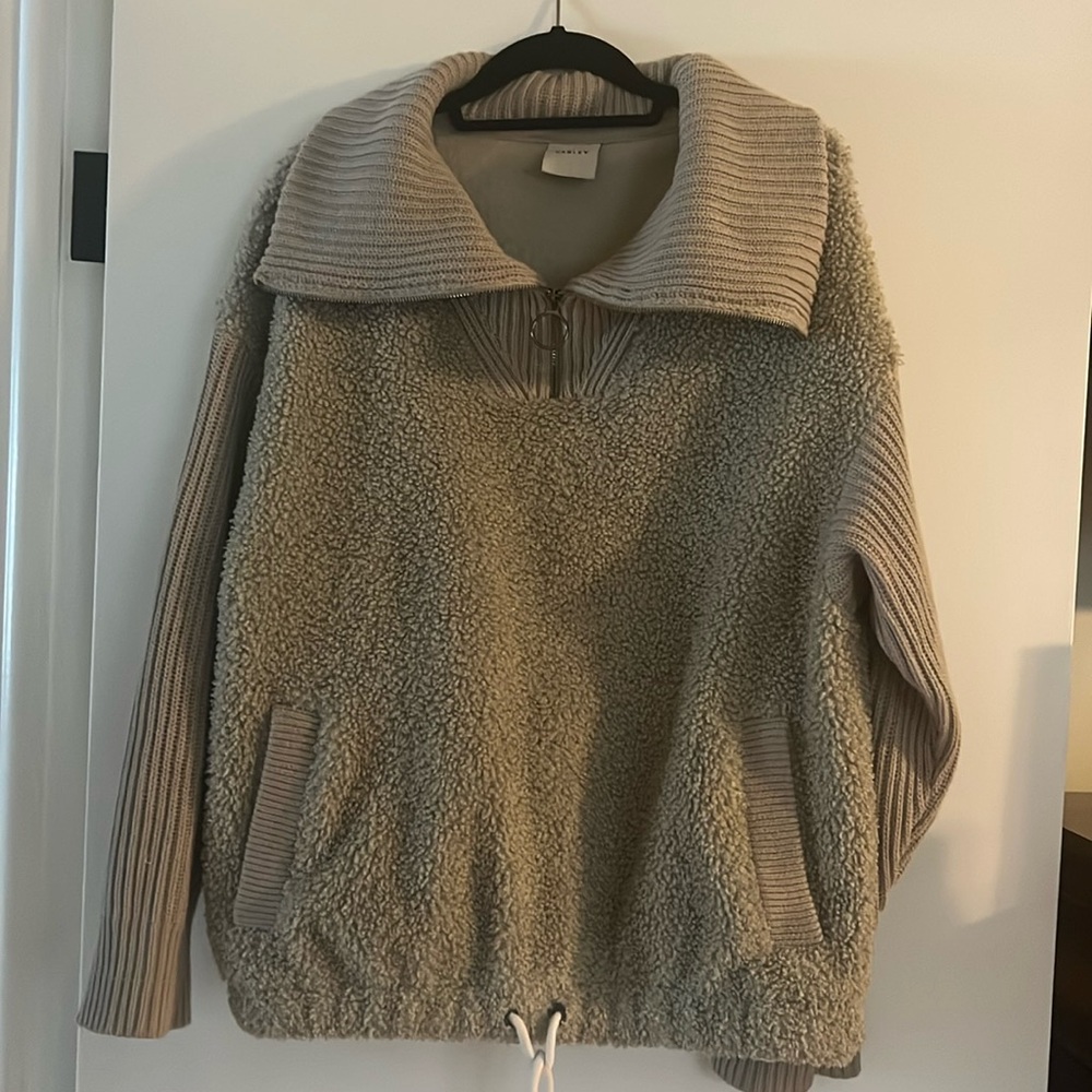 Varley pullover